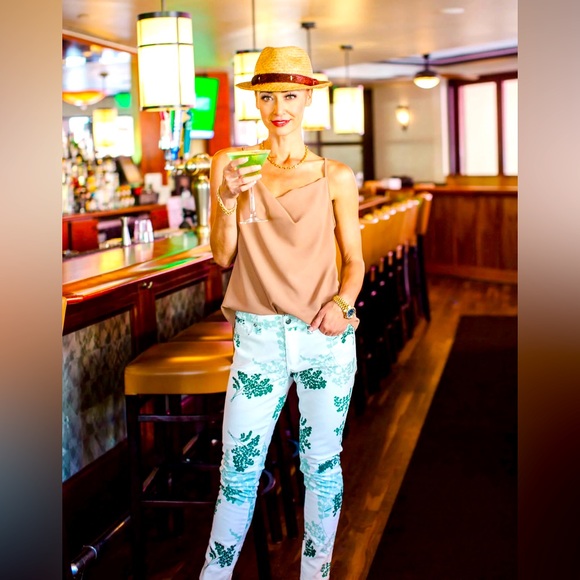 Nake’u Awai Jeans - Picture 1 of 4